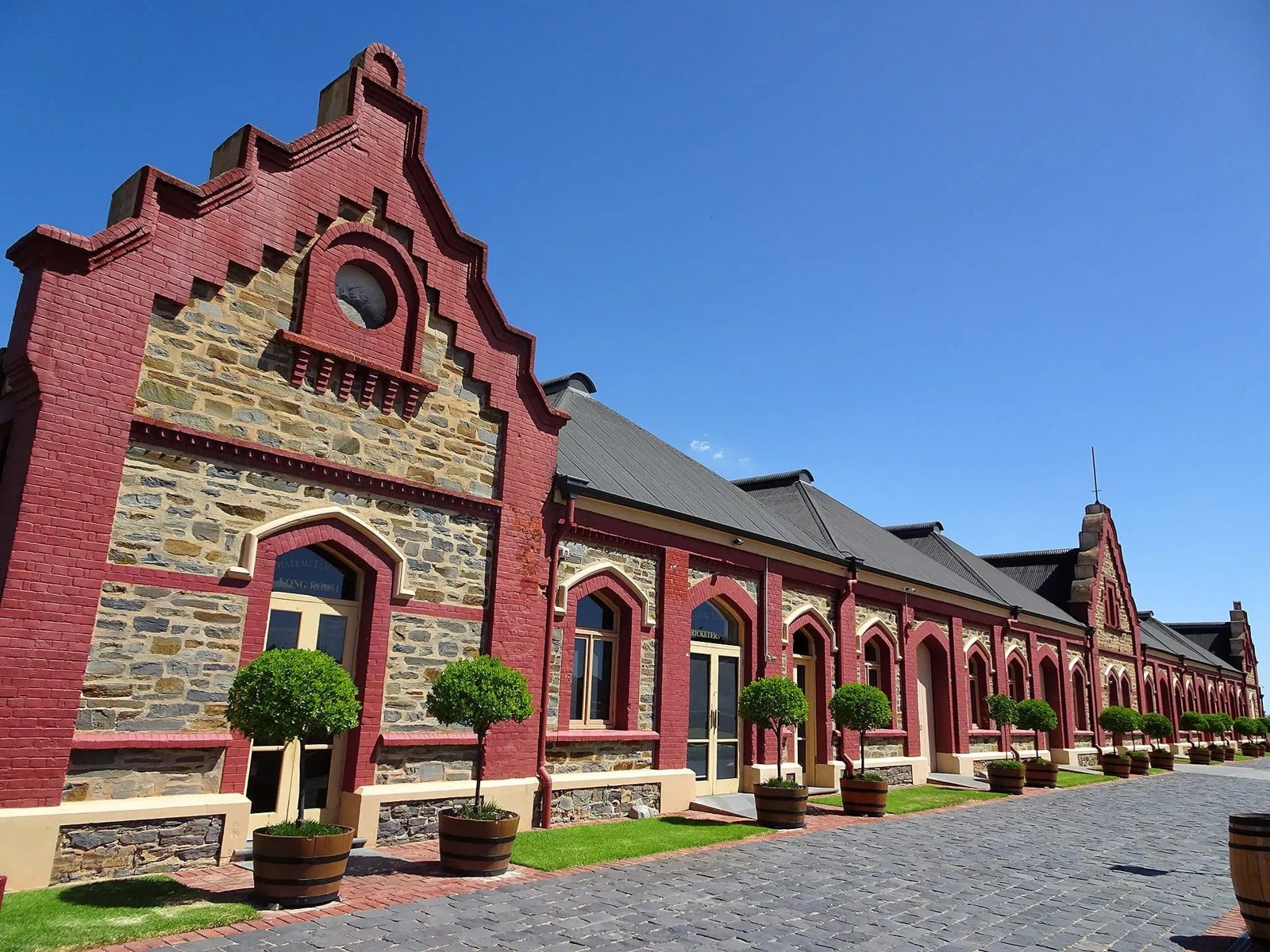 The red brick winery buildings at Château Tanunda