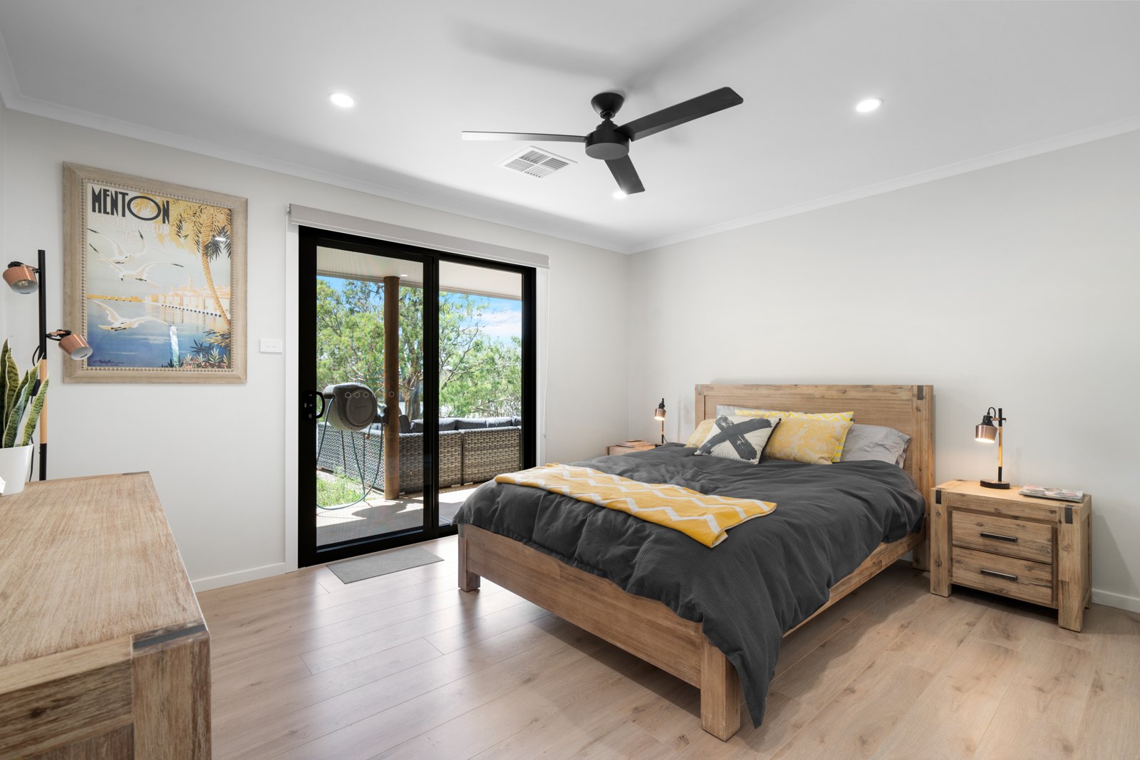 A queen bedroom at The Getaway